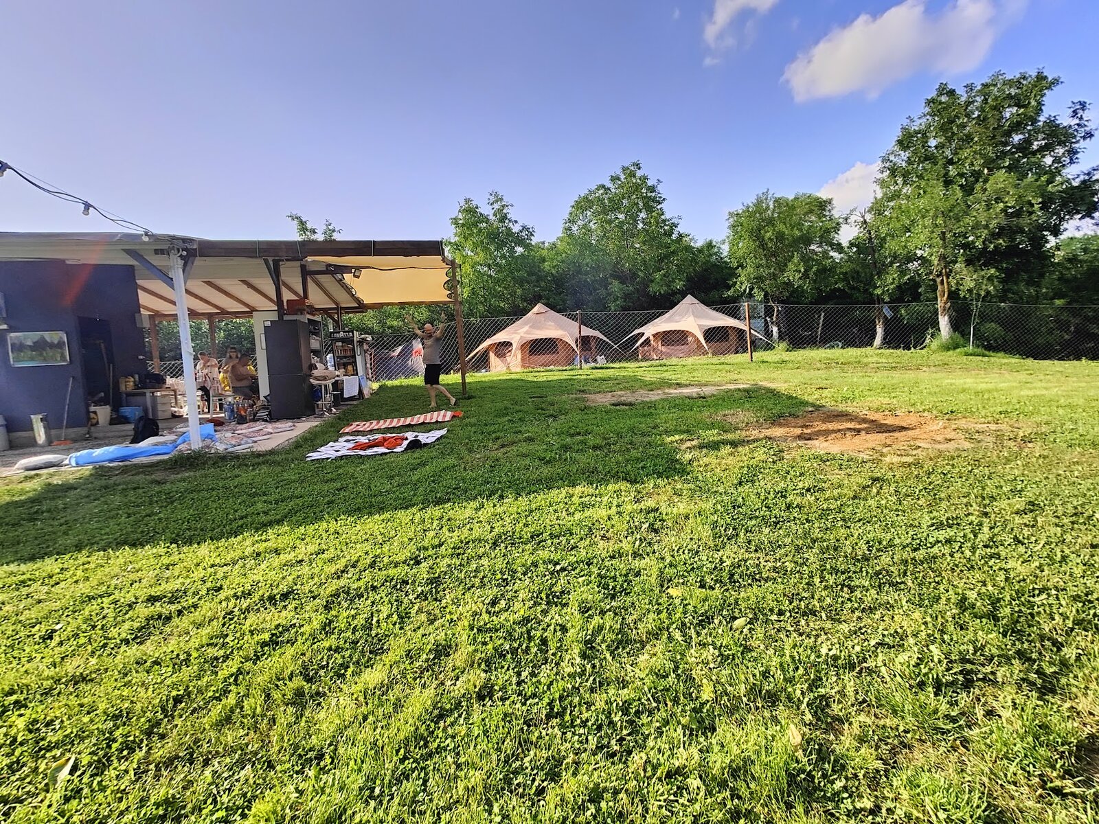 Platou si corturi glamping — Private Events & Groups - Camping Be You Văleni